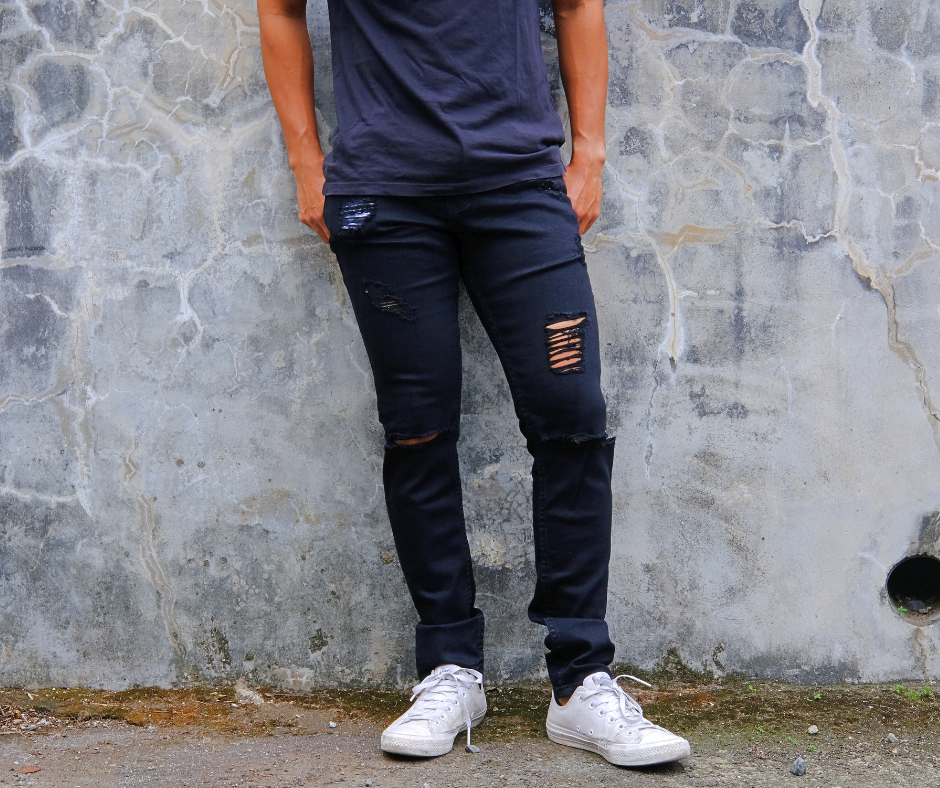 Modelo Ripped Jeans ( RUSH SALE!)